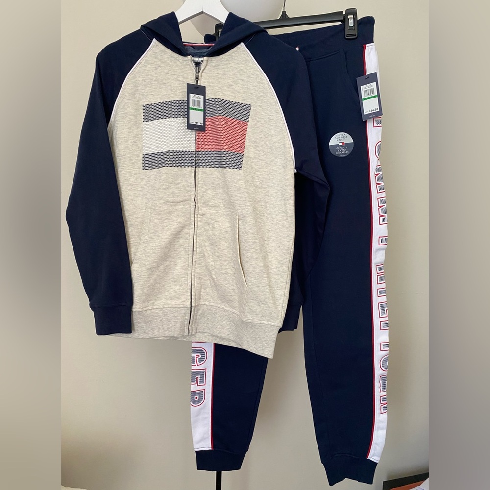 Tommy Hilfiger boy’s fleece set of two pieces  Hoodie and sweatpants, L NWT